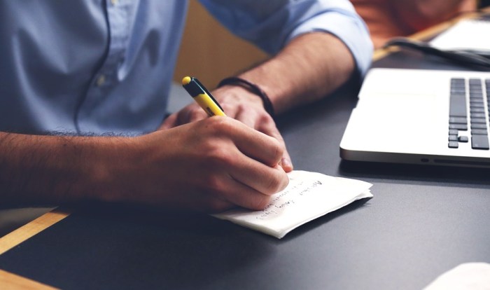 How to Write a Professional Bio in 3 Short Paragraphs.